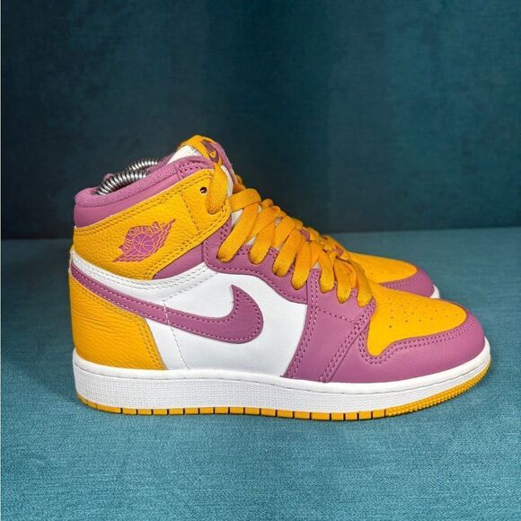 Size 4Y/5.5Women - Nike Air Jordan Retro High multicolor shoes - Picture 3 of 9